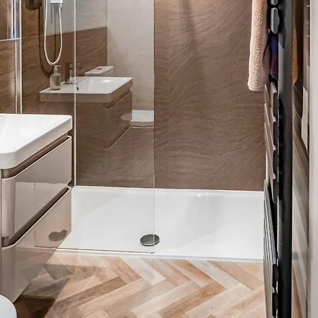 Garden Pooley Bridge